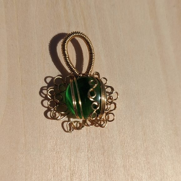 Green Cat's Eye Glass Gold Wire Wrapped Pendant Artisan Beautiful Unique Fancy - Picture 10 of 12